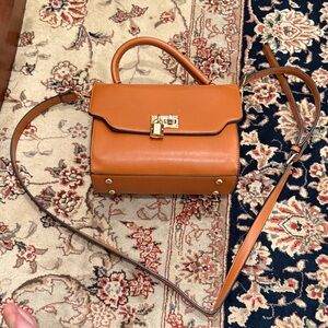 Elegant Tan Leather Handbag